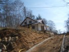 Příjezdová cesta - příprava na zámkovou dlažbu.